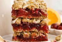 Sweet-Tart Gluten-Free Cranberry Crumble Bars