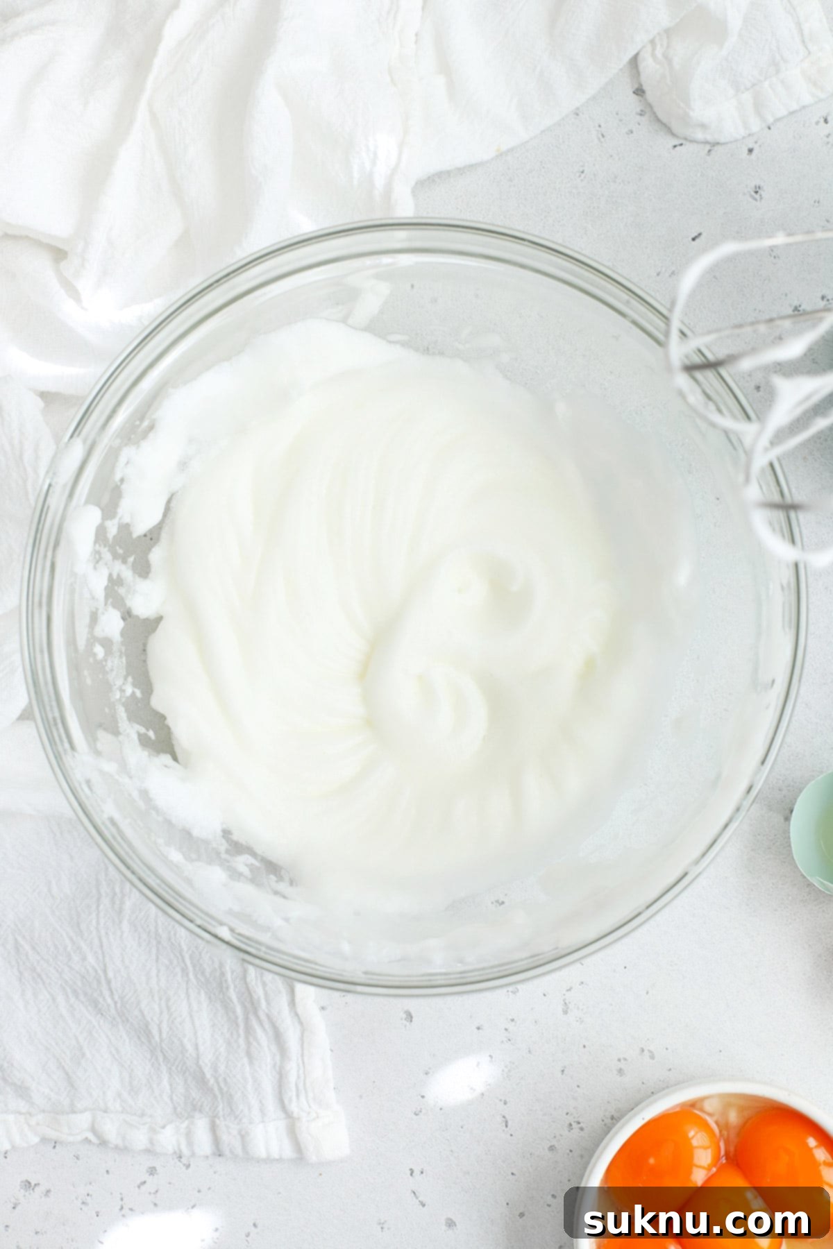 Mastering Whipped Egg Whites: Stiff and Soft Peak Techniques 1 featured 83552