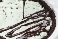 Decadent Gluten-Free Grasshopper Ice Cream Pie