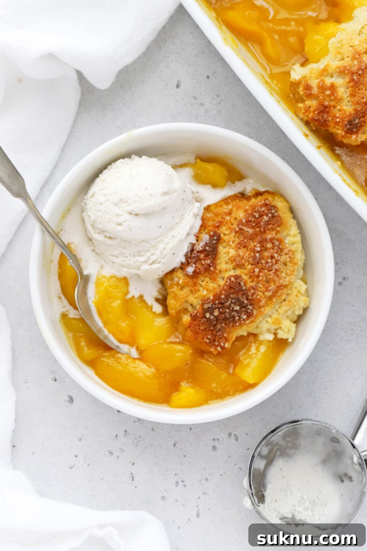 Simple Delicious Gluten-Free Peach Cobbler 1 featured 85450